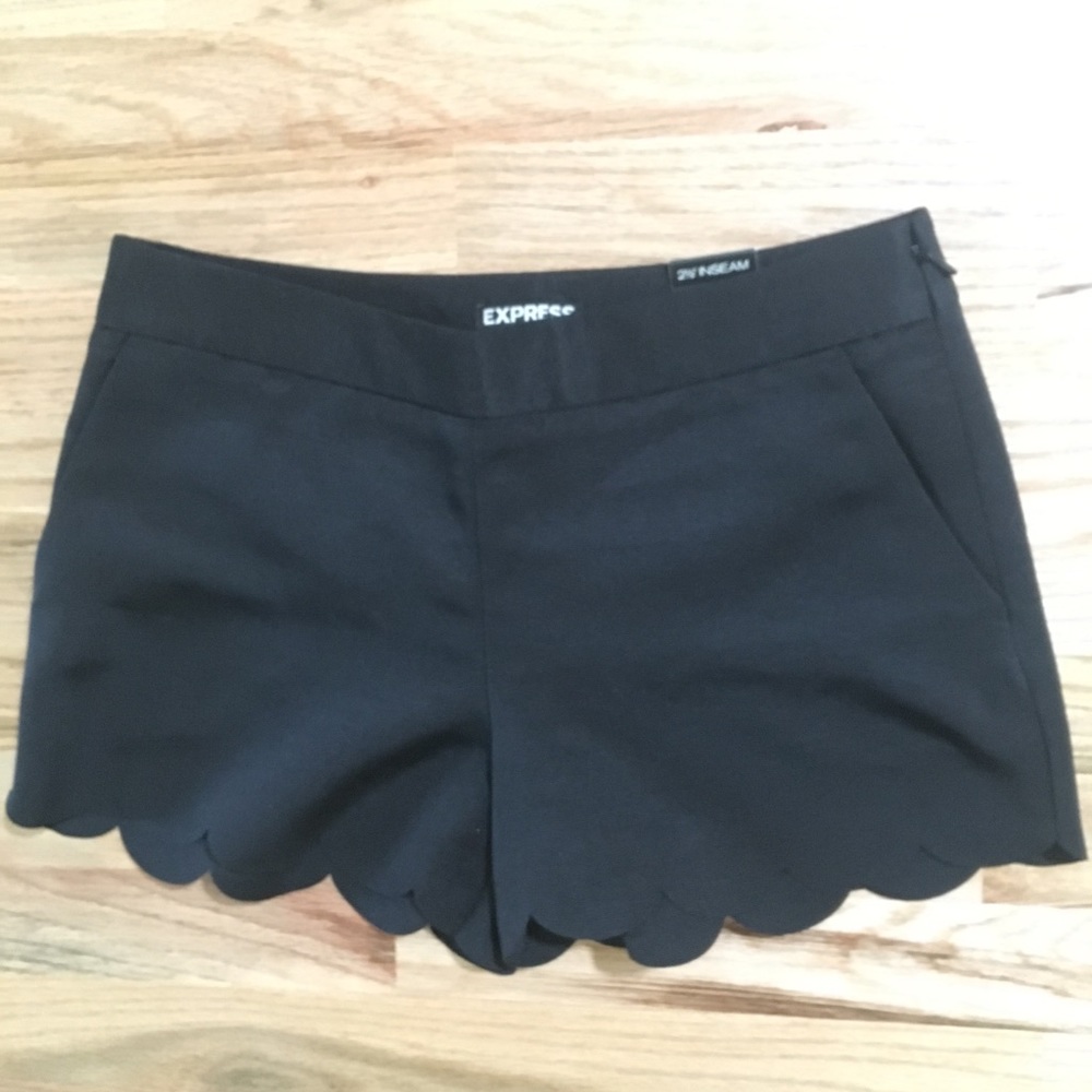 Express Scalloped Hem Soft Short NWT
